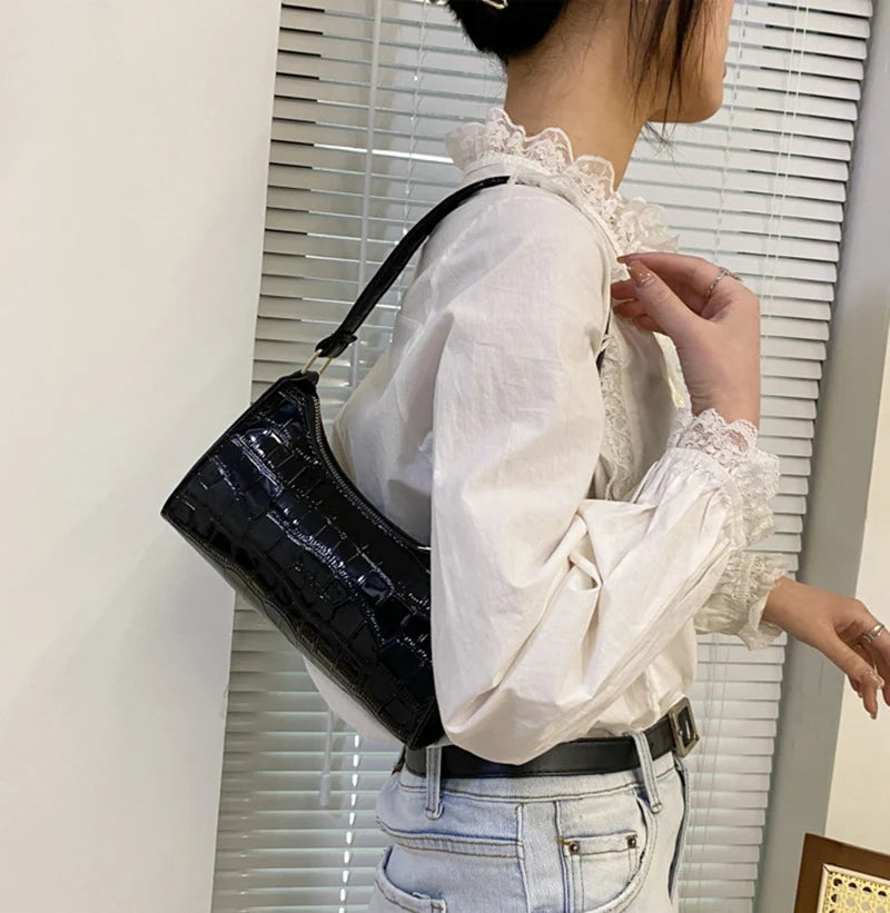 Women's PU Leather Shoulder Bag with Crocodile Texture – Stylish Everyday Underarm Purse